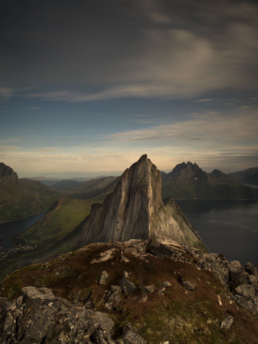 Senja und der Berg Segla, ein Juwel im Norden Norwegens – skyandsea